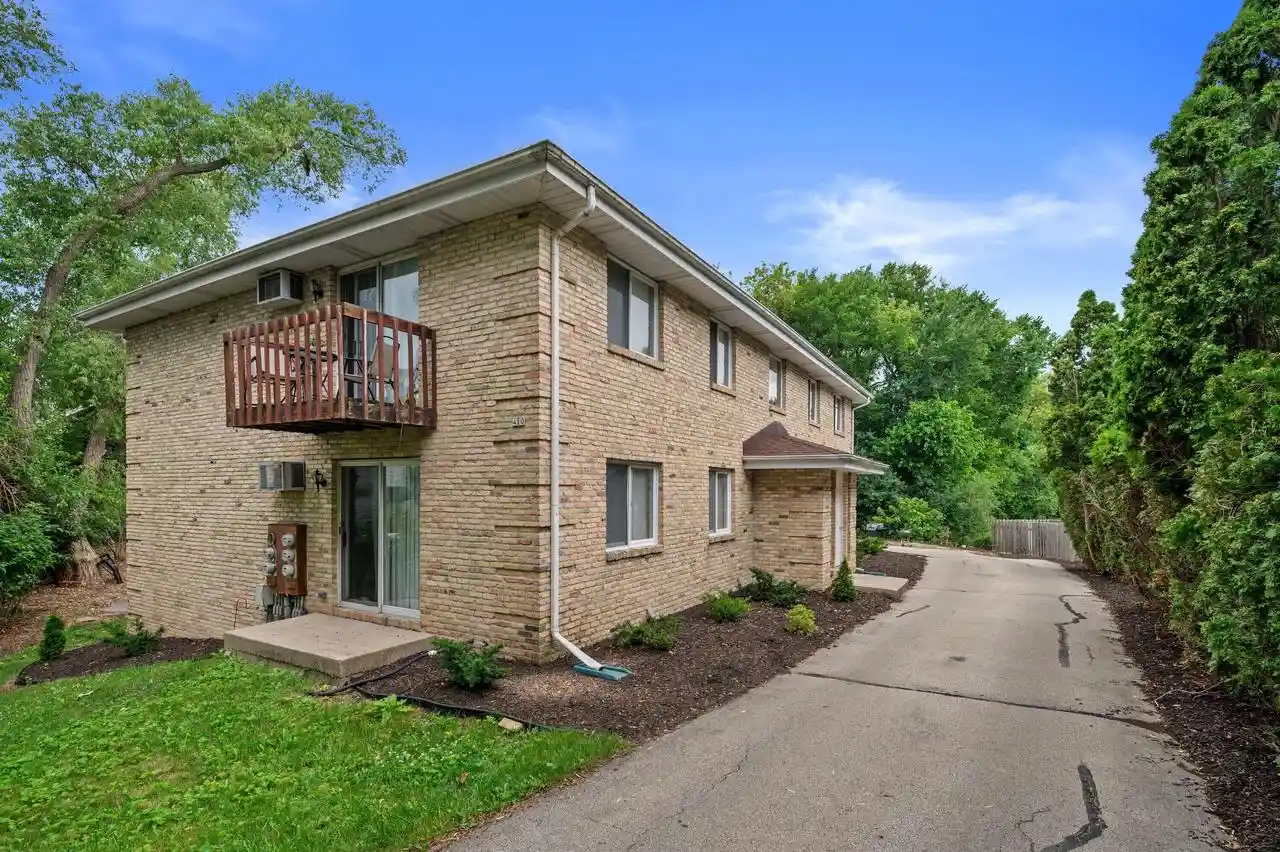 1st image of 410 Cheviot Chase #4, Waukesha, WI 53186 | MLS# 1970882