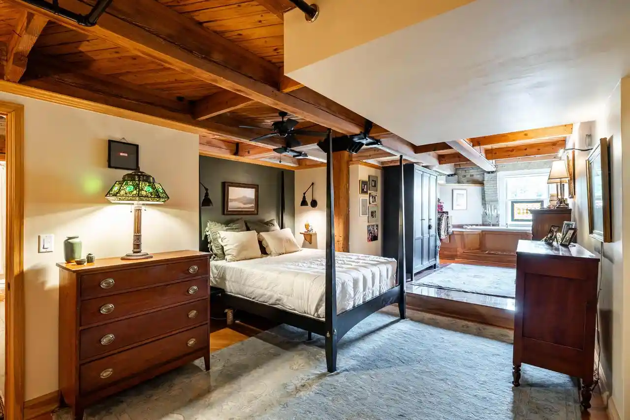 5th image of 904 E Pearson Street Street #104, Milwaukee, WI 53202 | MLS# 1970885