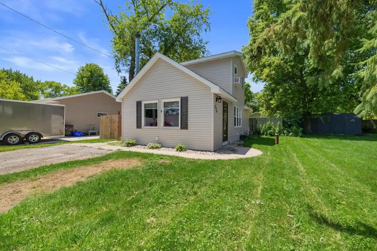 1st image of 326 Woodlawn Avenue Avenue, Burlington, WI 53105 | MLS# 1970886