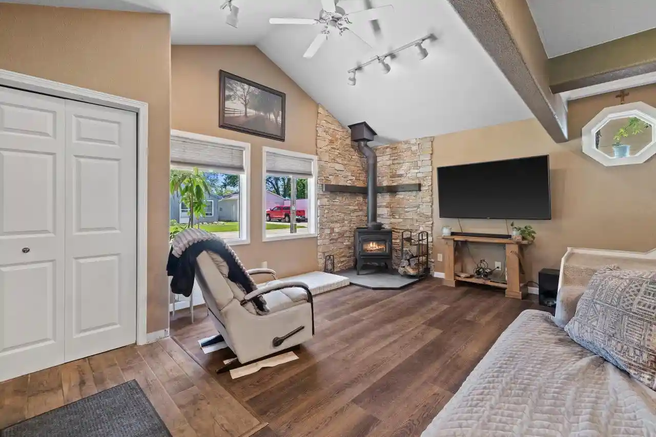 3rd image of 326 Woodlawn Avenue Avenue, Burlington, WI 53105 | MLS# 1970886