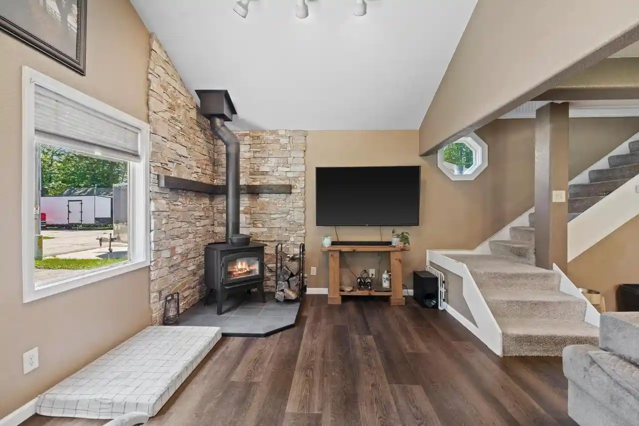 32nd image of 326 Woodlawn Avenue Avenue, Burlington, WI 53105 | MLS# 1970886