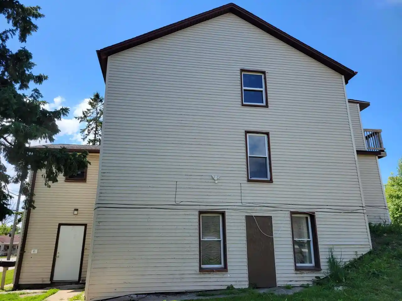 Photo 3 of Multi family home for sale at 1028 S Memorial Dr Dr, Racine, WI 53403 | MLS# 1970894 | Listing updated on 2026-09-17