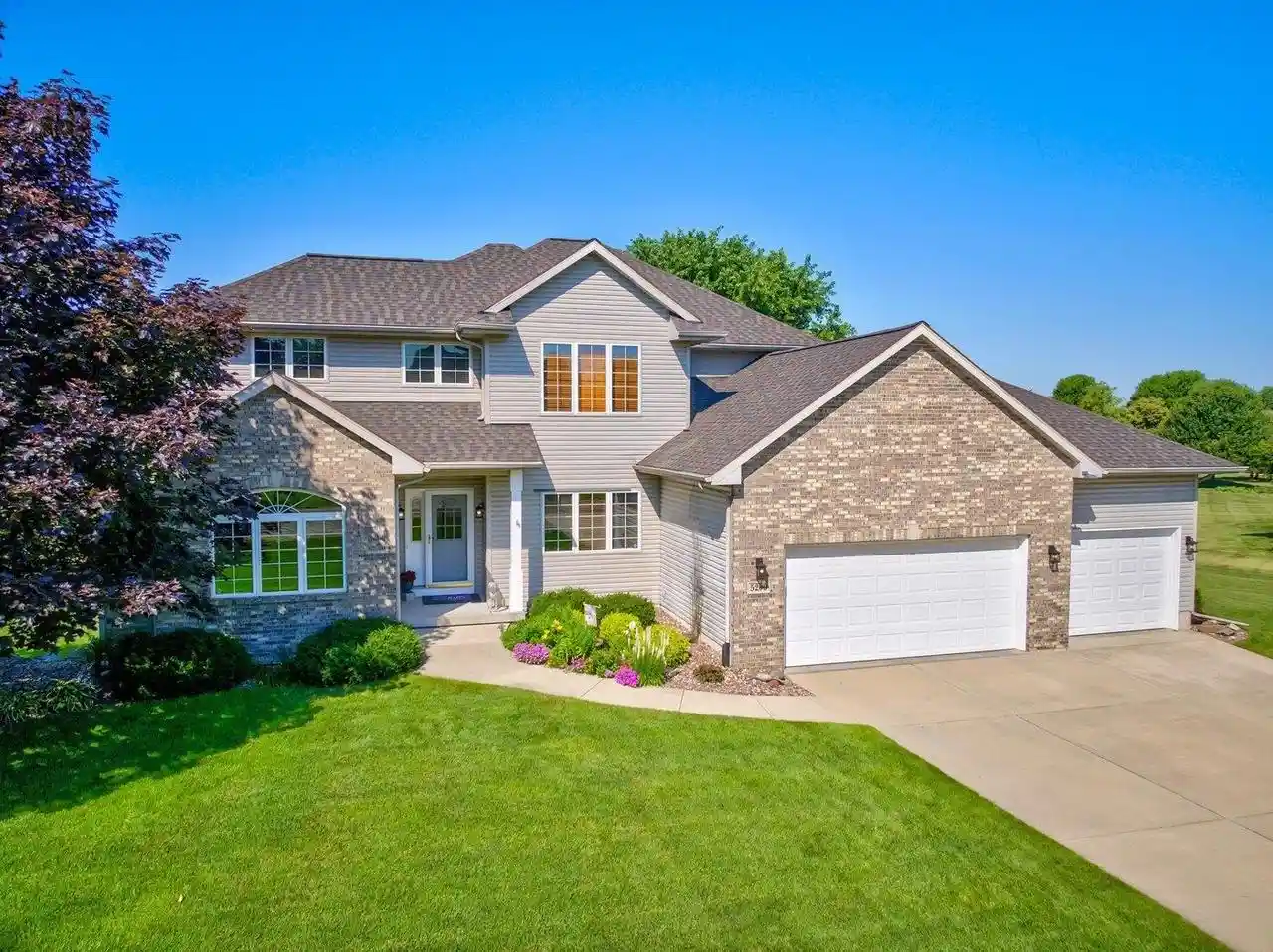 Photo 1 of Sale Pending at 5200 Preservation Pl Pl, Sun Prairie, WI 53590 | MLS# 2027707 | Listing updated on 2026-07-18