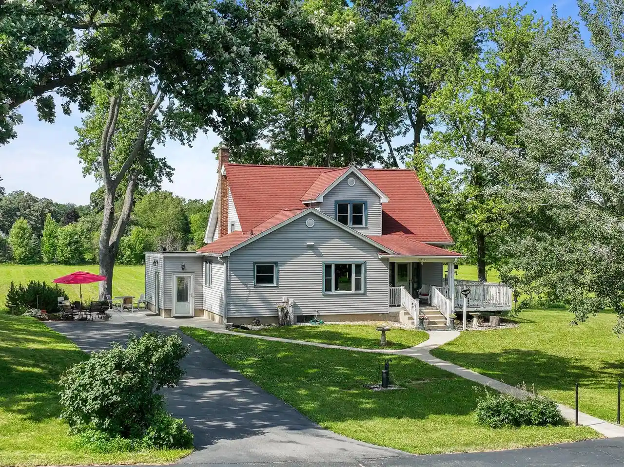 1st image of 5160 Neumann Lane Lane, Burlington, WI 53105 | MLS# 1970905