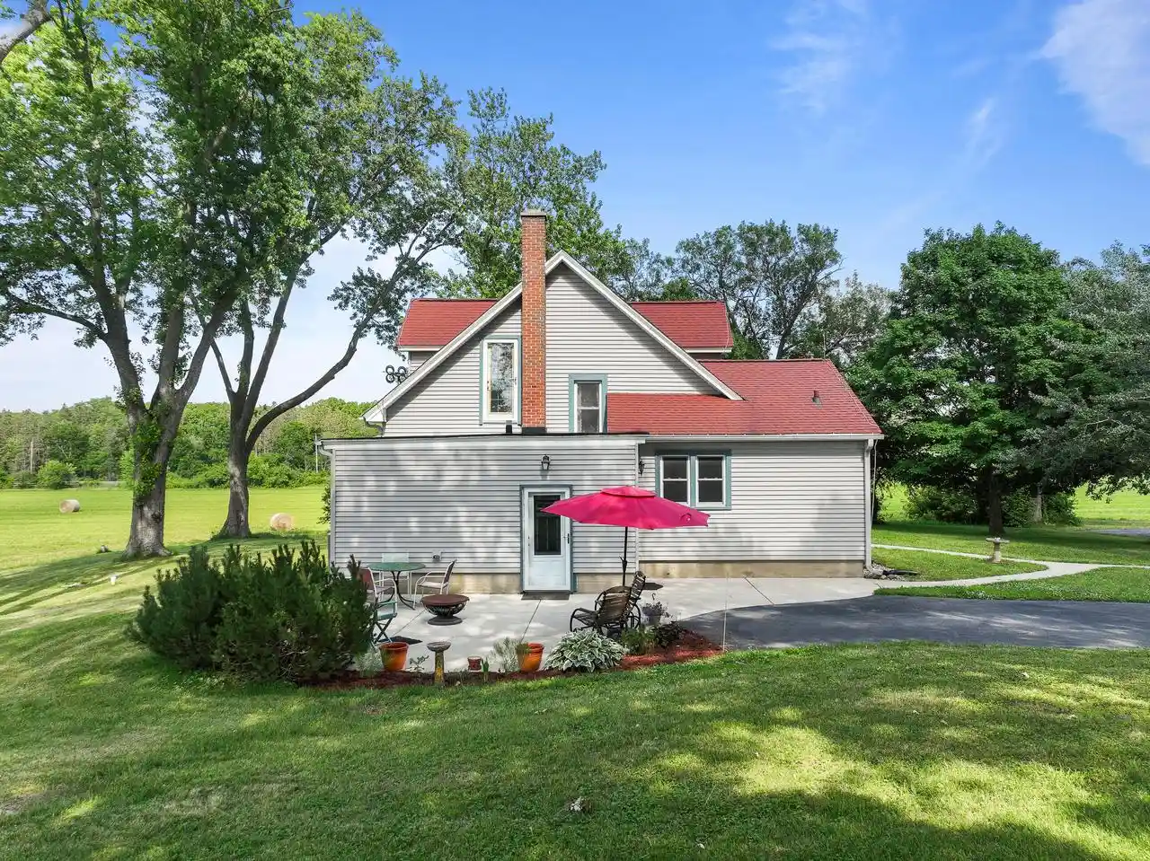 2nd image of 5160 Neumann Lane Lane, Burlington, WI 53105 | MLS# 1970905