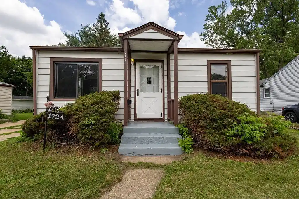 Homes for sale in Beloit, WI | 1724 Prairie Avenue Avenue, Beloit, WI 53511 | MLS# 2027710