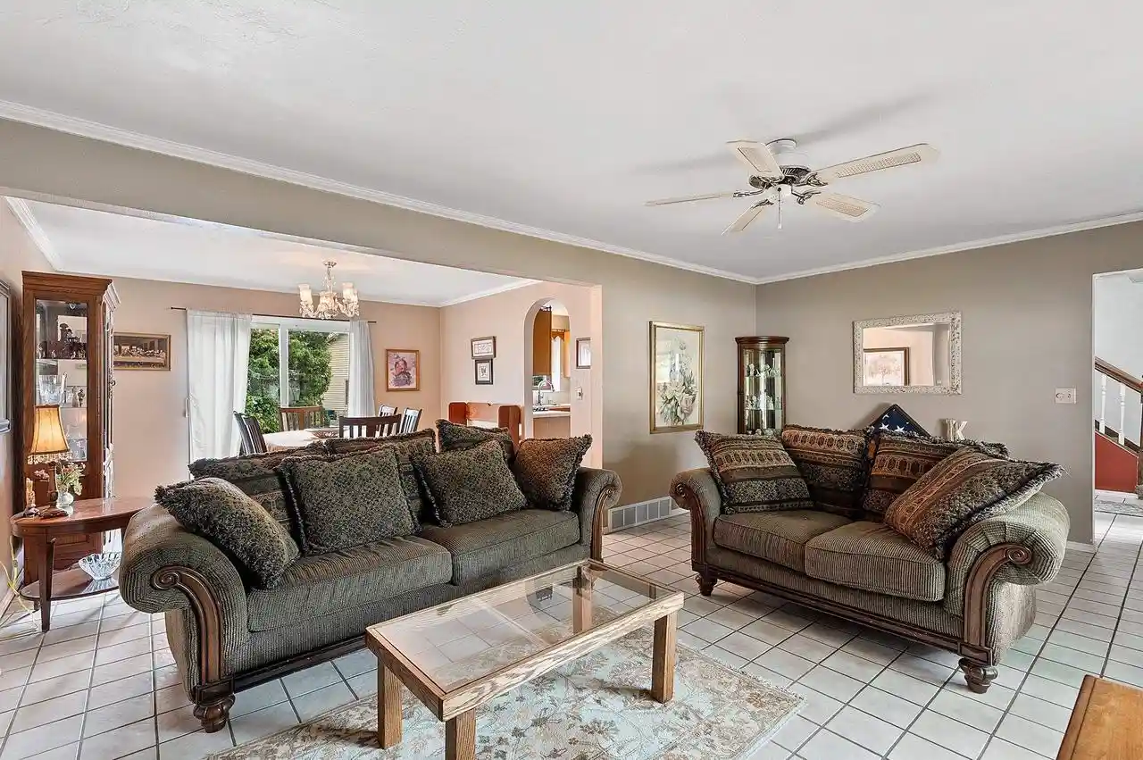3rd image of 716 Eau Claire Pl Pl, De Pere, WI 54115 | MLS# 50328855