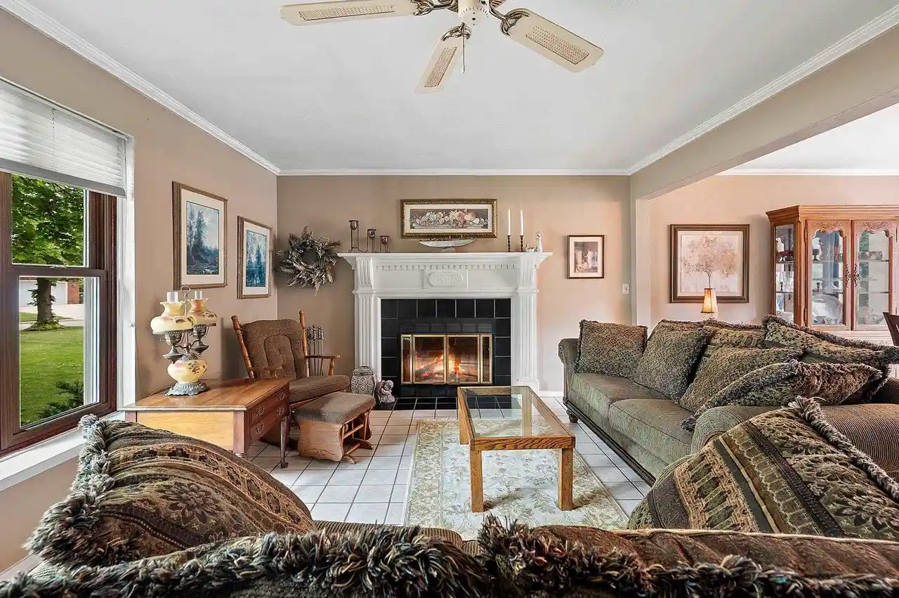 4th image of 716 Eau Claire Pl Pl, De Pere, WI 54115 | MLS# 50328855