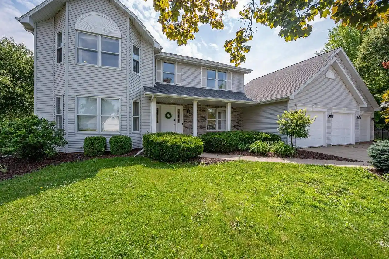 5th image of 2485 Van View Court Court, Green Bay, WI 54311 | MLS# 50328864