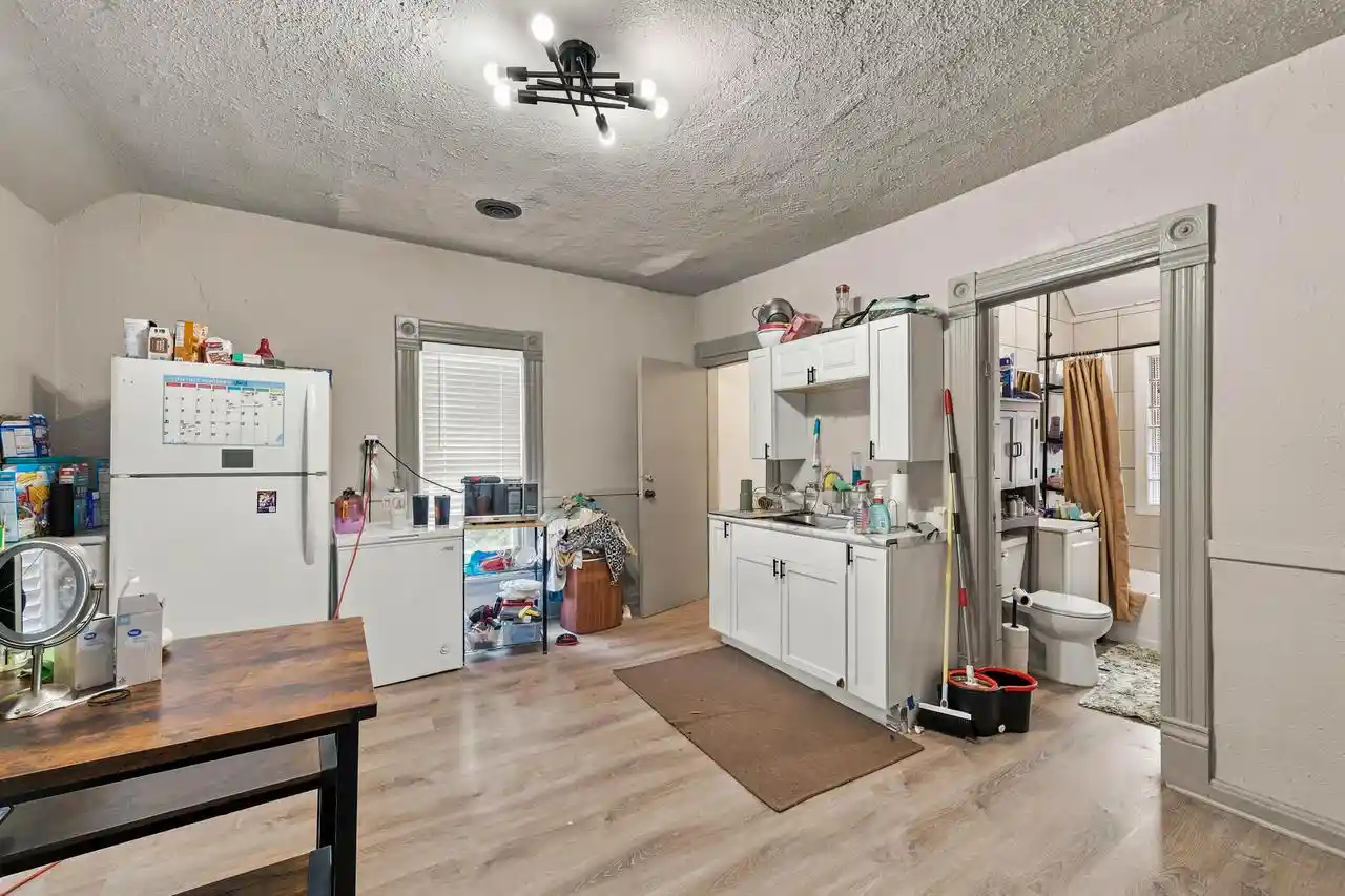 Listing Photo 5 - Condo for sale in building located at 117 E Chambers St St, Milwaukee, WI 53212 - Unit #117A