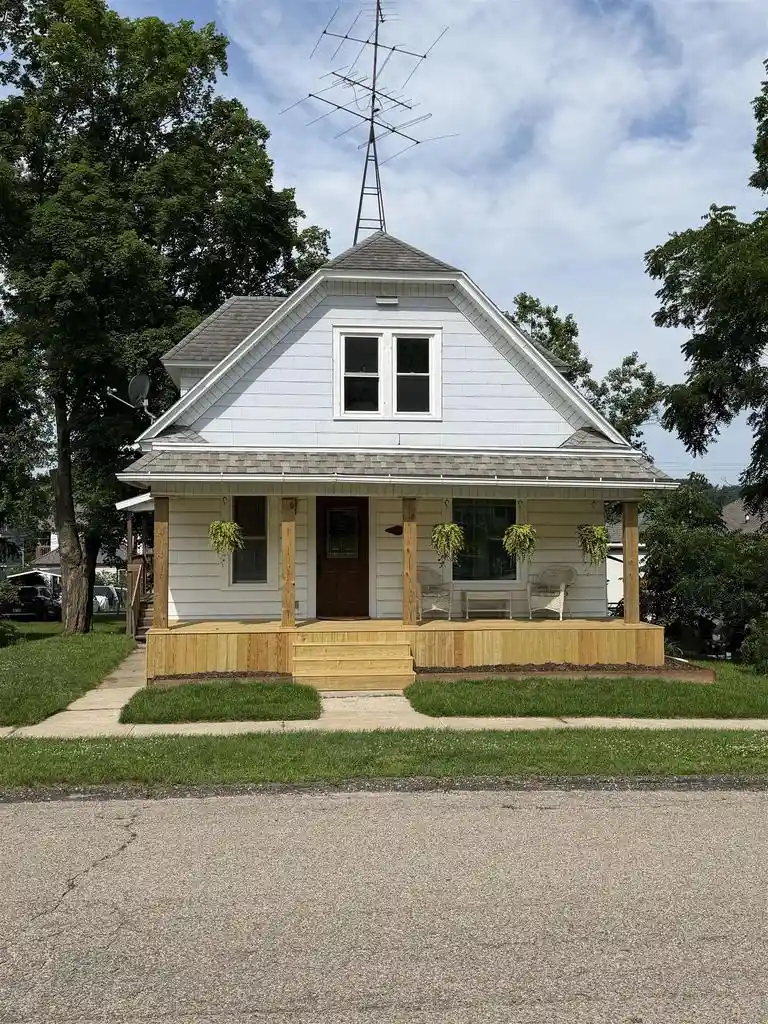 Homes for sale in Wonewoc, WI | 307 N East Street Street, Wonewoc, WI 53968 | MLS# 2027723