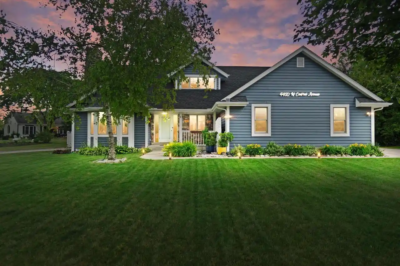 Homes for sale in Franklin, WI | 4450 W Central Avenue Avenue, Franklin, WI 53132 | MLS# 1970952
