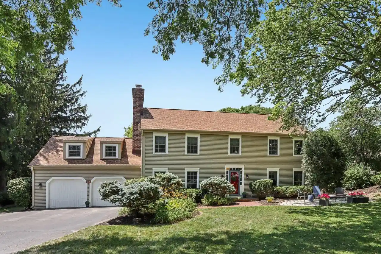 1st image of 2915 Willaura Court Court, Brookfield, WI 53005 | MLS# 1970940