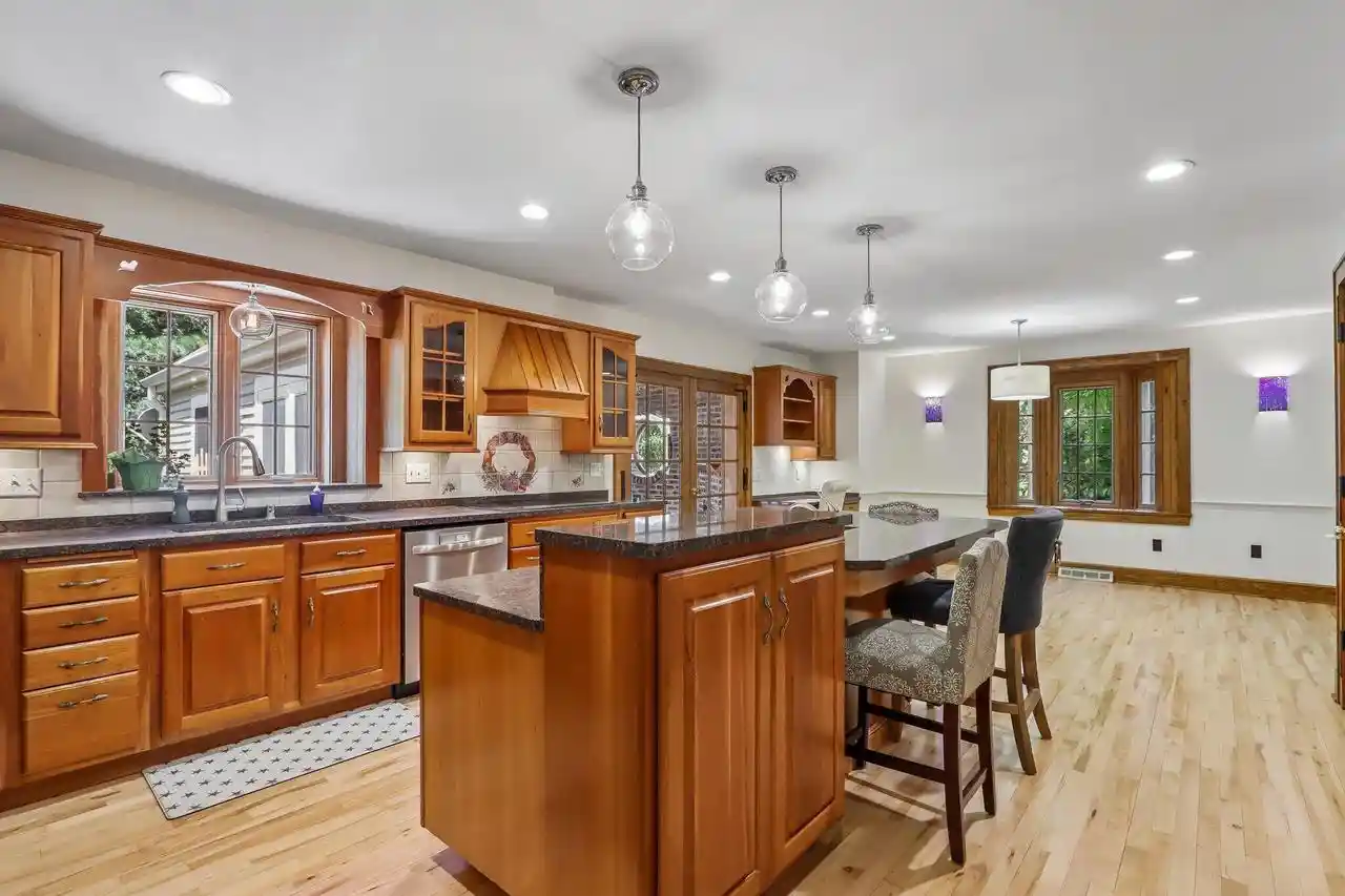5th image of 2915 Willaura Court Court, Brookfield, WI 53005 | MLS# 1970940