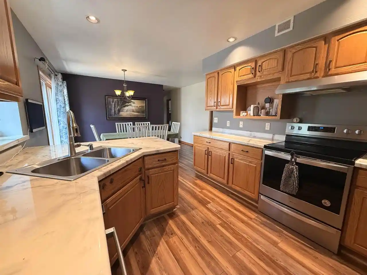 2nd image of 1071 Woodcrest Dr Dr, Fond Du Lac, WI 54935 | MLS# 50328878