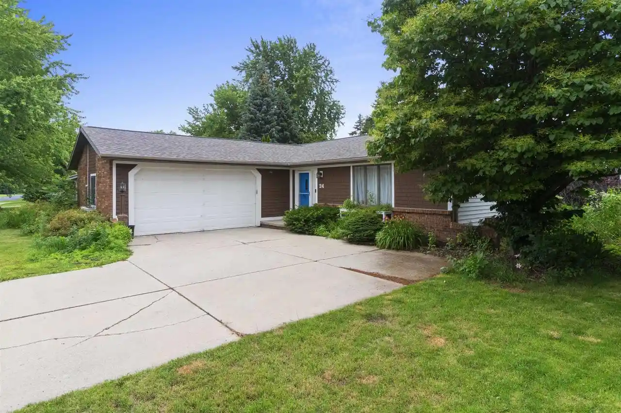 Photo 1 of Single family home for sale at 24 Greves Court Court, Appleton, WI 54914 | MLS# 50328885 | Listing updated on 2026-08-30