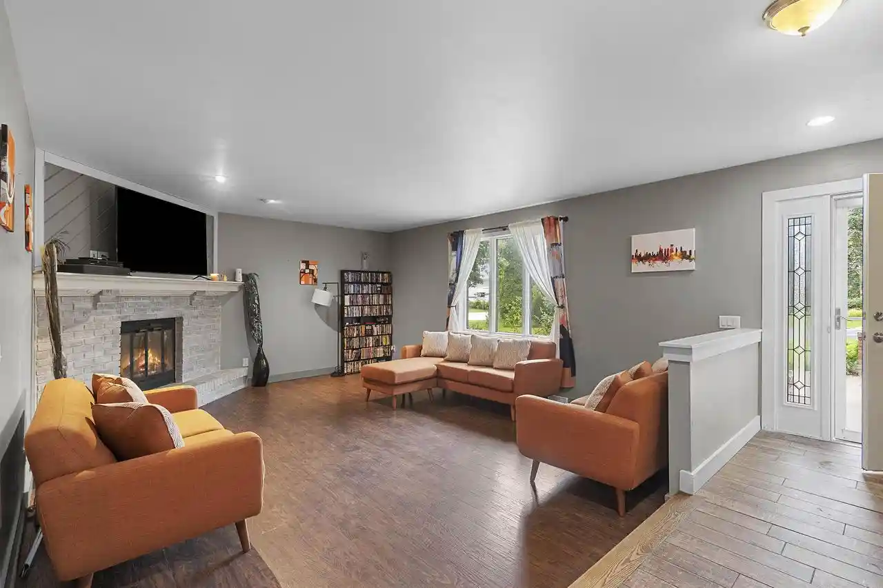 Photo 2 of Single family home for sale at 24 Greves Court Court, Appleton, WI 54914 | MLS# 50328885 | Listing updated on 2026-08-30