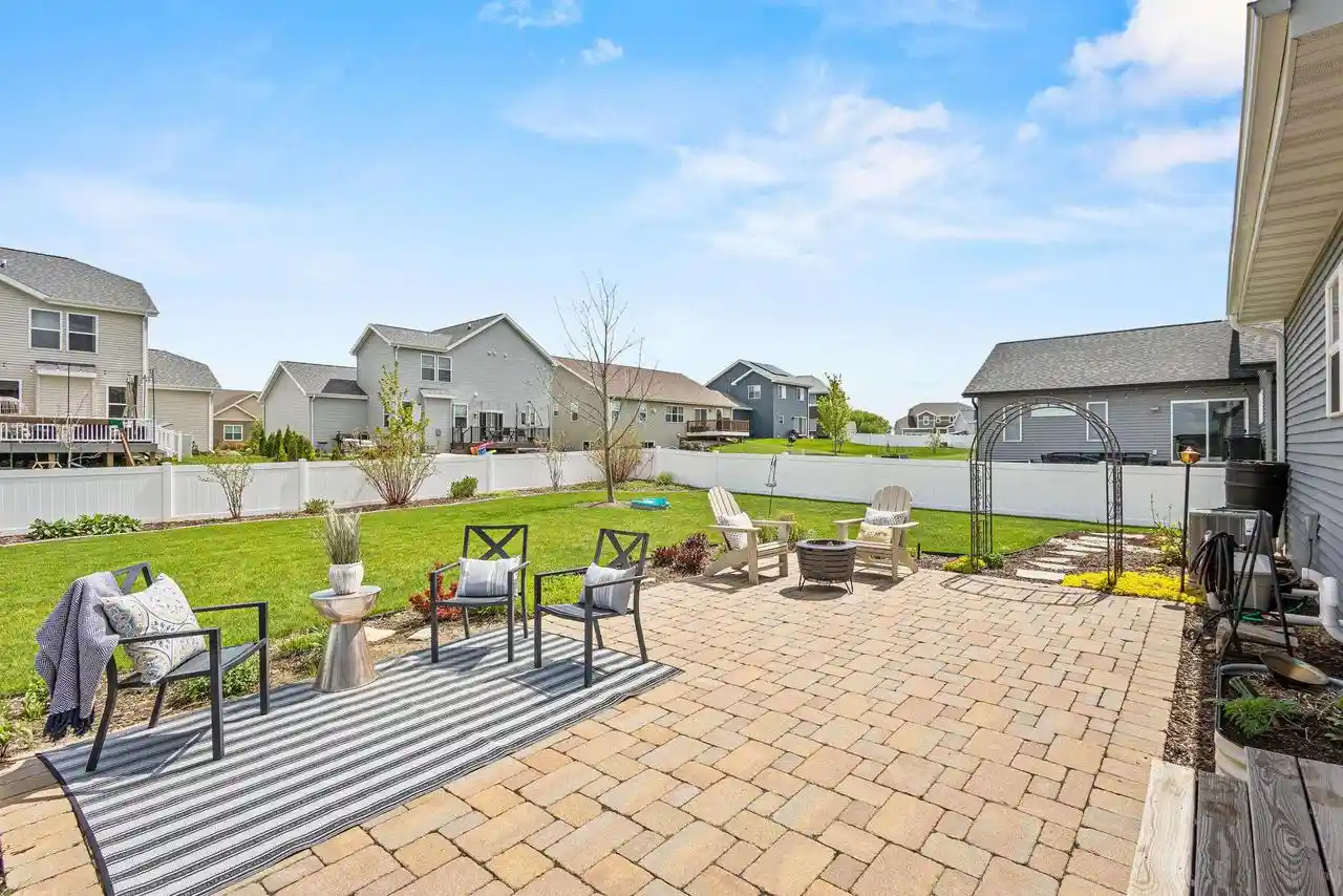 1st image of 1317 Black Stallion Dr Dr, Madison, WI 53718 | MLS# 2027730