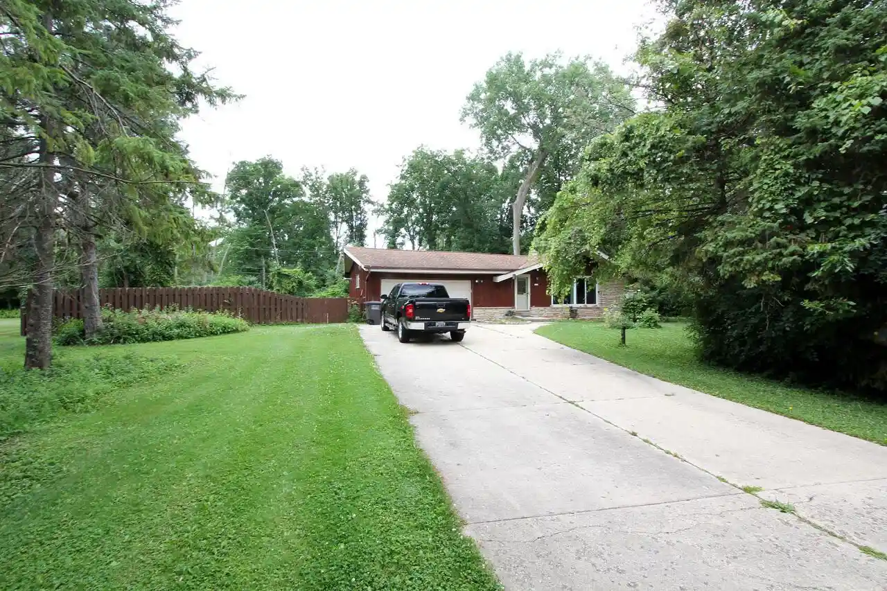 Homes for sale in Greenfield, WI | 5311 S Honey Creek Dr Dr, Greenfield, WI 53221 | MLS# 1970962