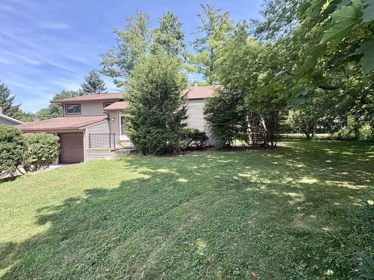 Photo 3 of Sale Pending at 7340 Century Pl Pl, Middleton, WI 53562 | MLS# 2027732 | Listing updated on 2026-09-17