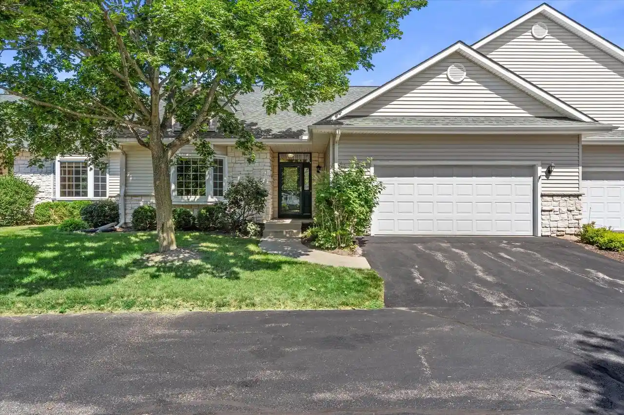 1st image of 293 Cardinal Lane Lane, Hartland, WI 53029 | MLS# 1970998