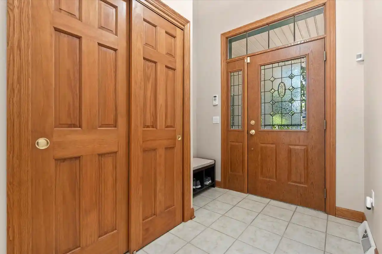 3rd image of 293 Cardinal Lane Lane, Hartland, WI 53029 | MLS# 1970998