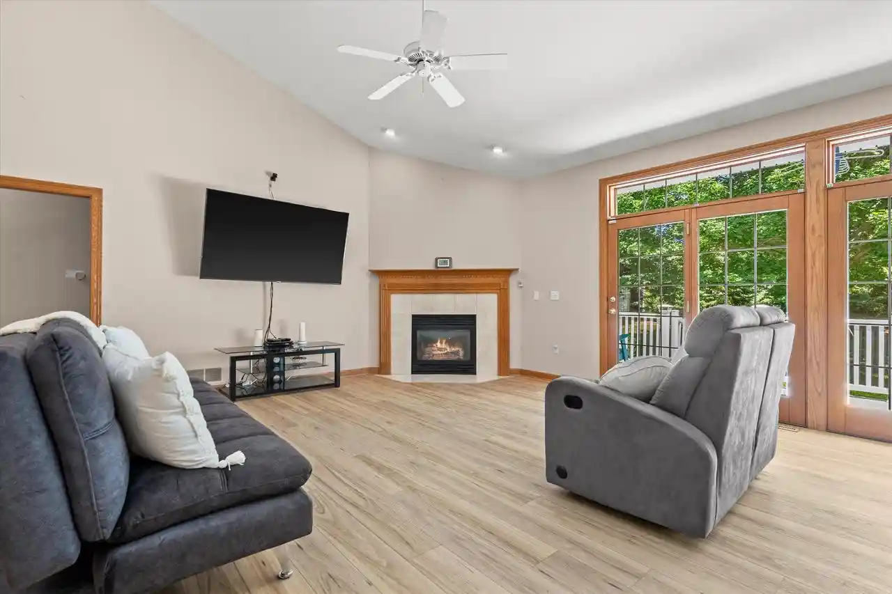 5th image of 293 Cardinal Lane Lane, Hartland, WI 53029 | MLS# 1970998