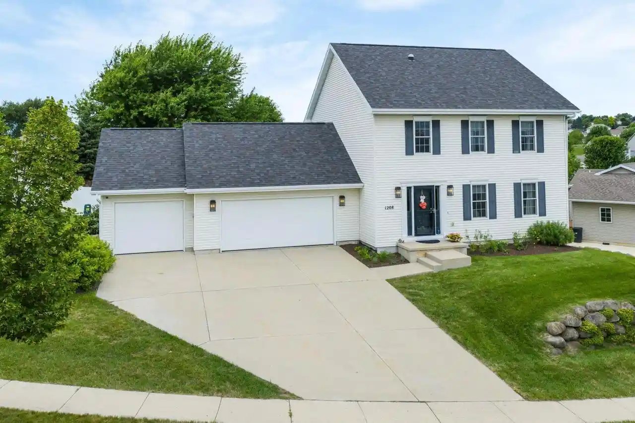 1st image of 1208 Temple Dr Dr, Mount Horeb, WI 53572 | MLS# 2027735