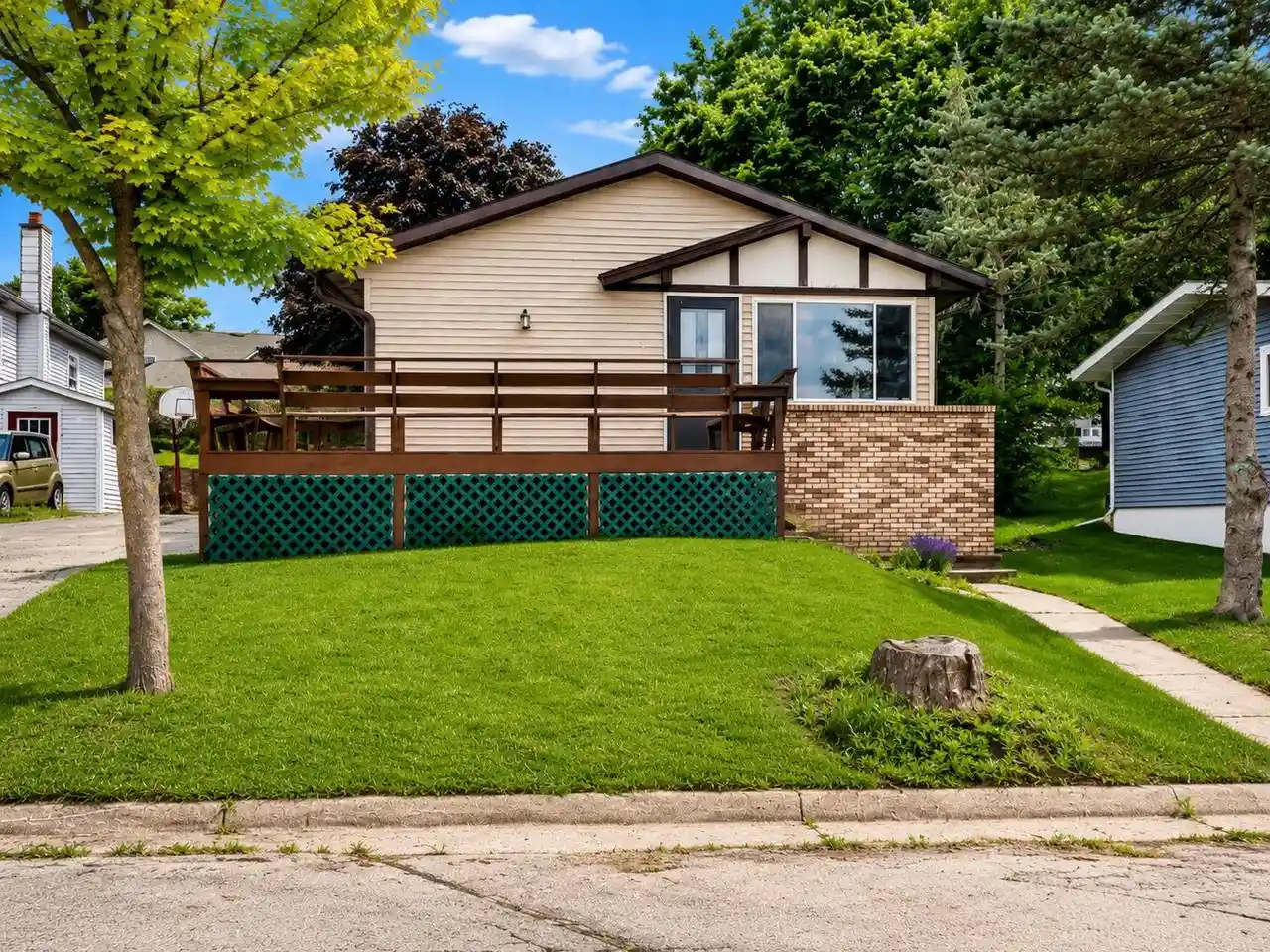 Homes for sale in Barneveld, WI | 206 S Garfield Street Street, Barneveld, WI 53507 | MLS# 2027737