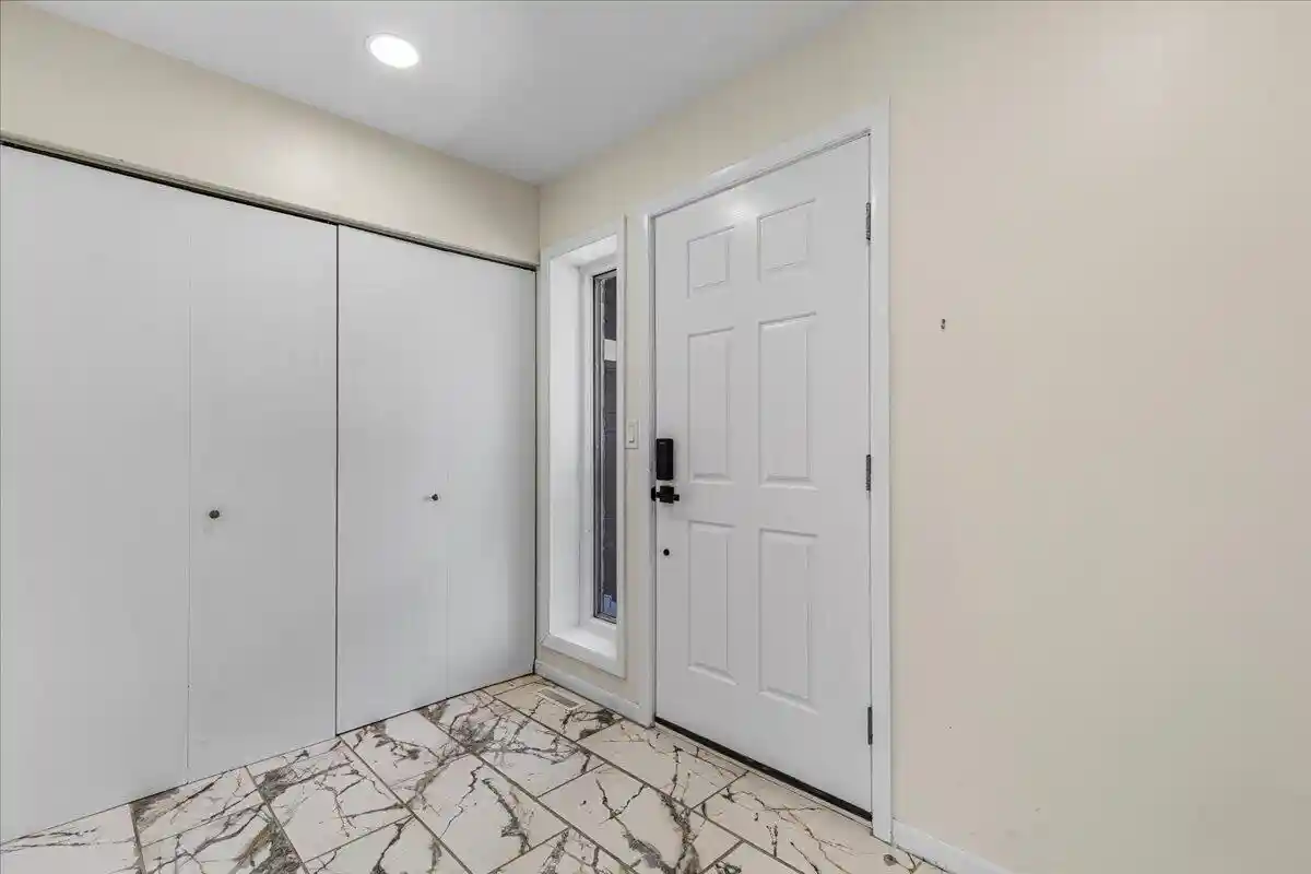 5th image of 16865 Eldorado Dr Dr, Brookfield, WI 53005 | MLS# 1971007