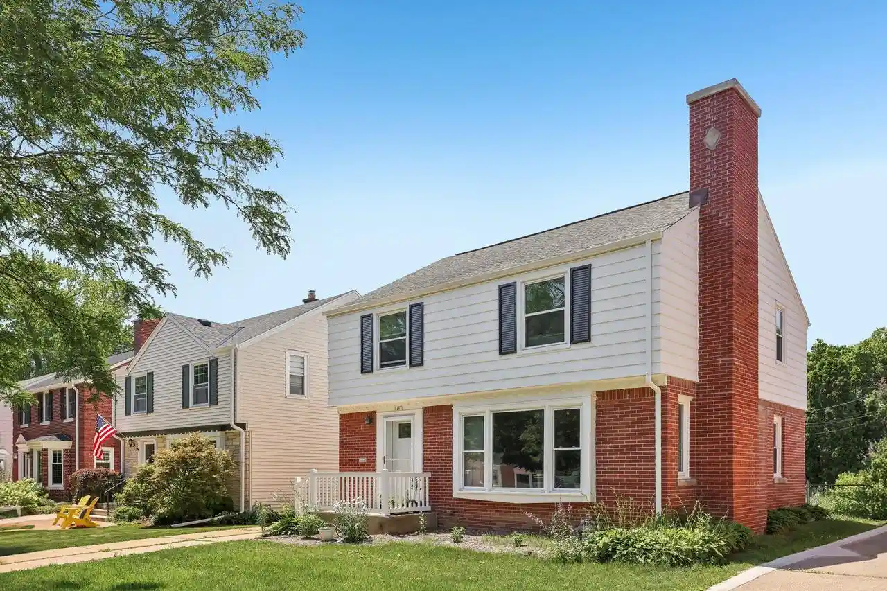 Homes for sale in Whitefish Bay, WI | 5451 N Kent Avenue Avenue, Whitefish Bay, WI 53217 | MLS# 1971015