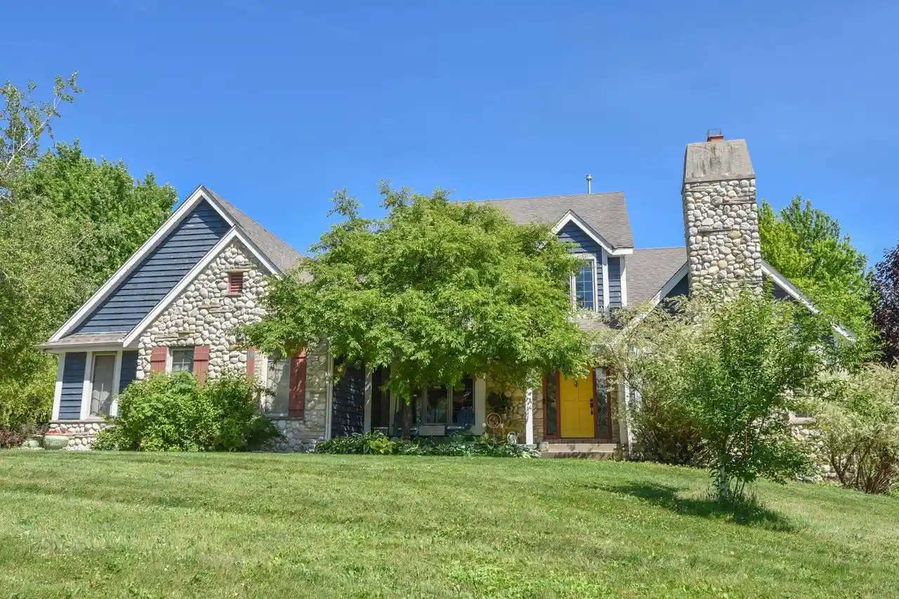 1st image of N53w27805 Bantry Road Road, Sussex, WI 53089 | MLS# 1971048