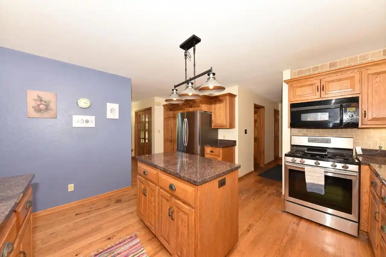 5th image of N53W27805 Bantry Road Road, Sussex, WI 53089 | MLS# 1971048