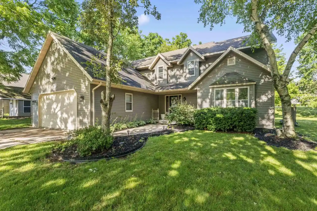 1st image of 612 Sweetbriar Lane Lane, Watertown, WI 53098 | MLS# 1971052