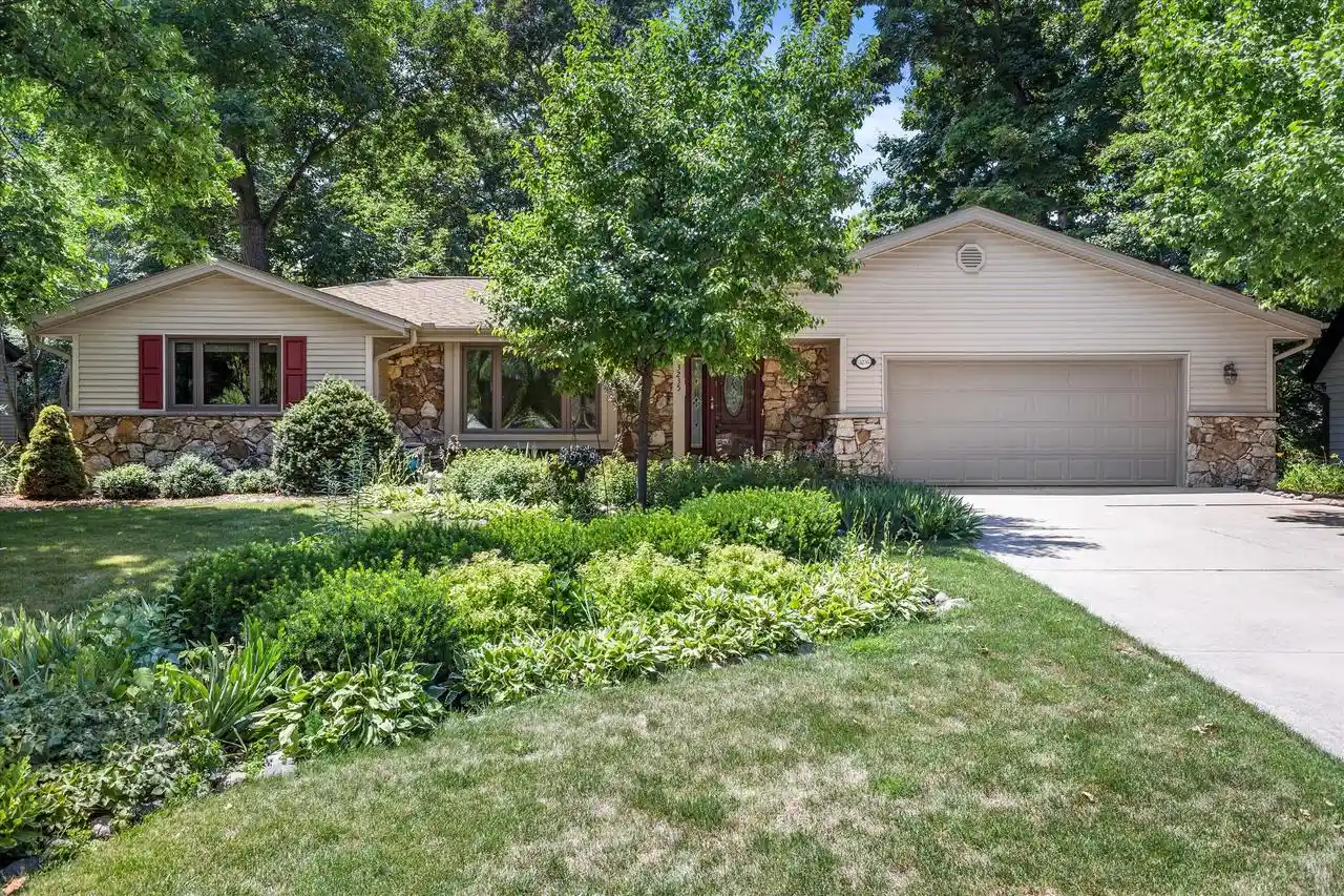 Homes for sale in New Berlin, WI | 3235 S 149th Street Street, New Berlin, WI 53151 | MLS# 1971054