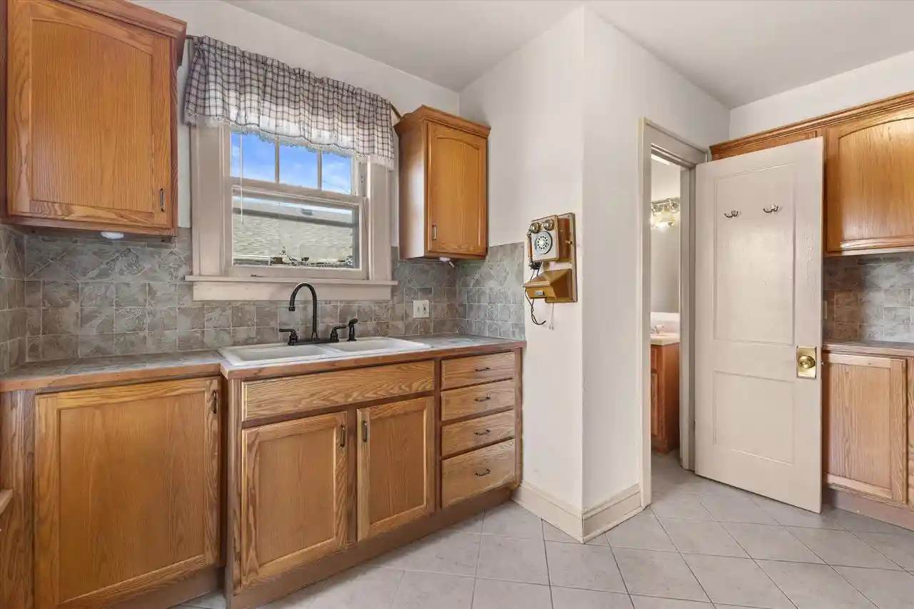 Homes for sale in South Milwaukee, WI | 710 Montana Avenue Avenue, South Milwaukee, WI 53172 | MLS# 1971060