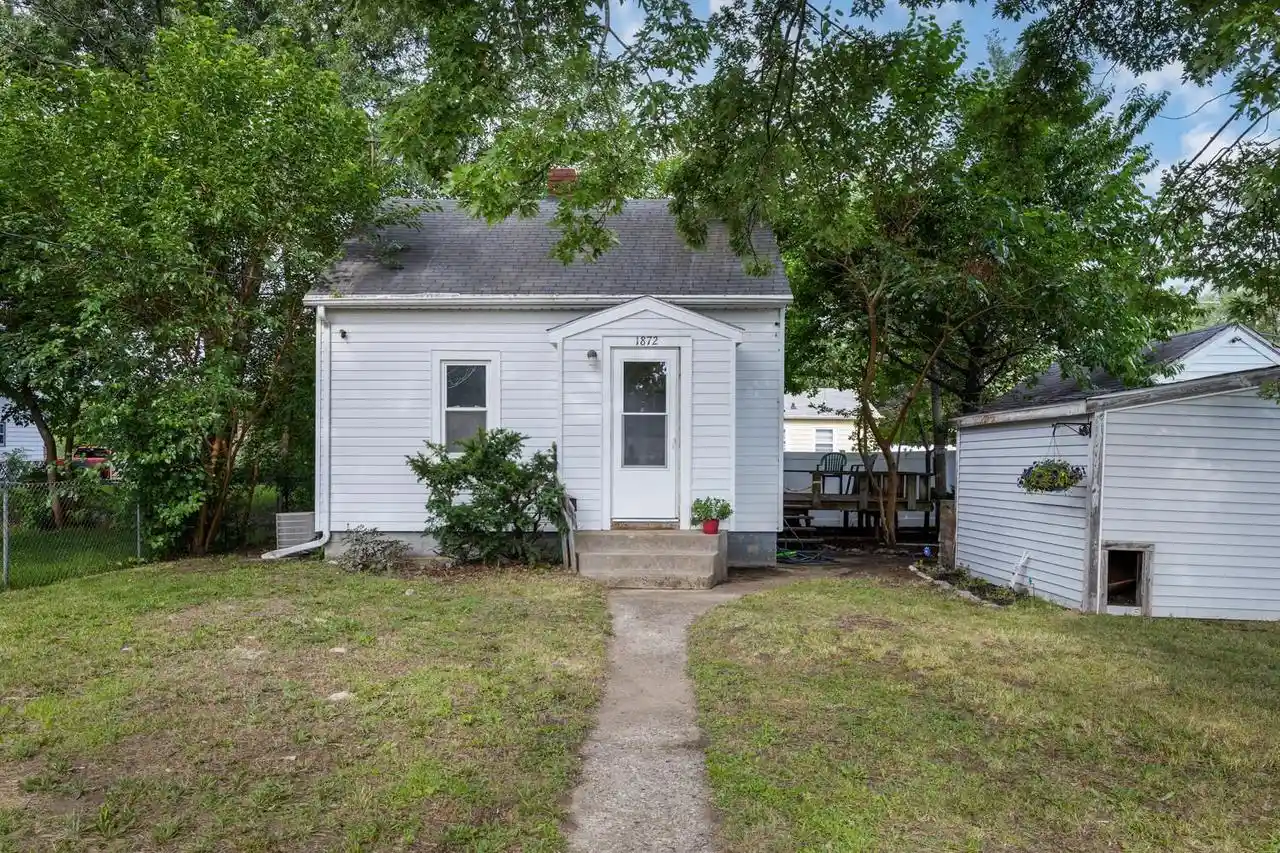 Homes for sale in Beloit, WI | 1872 Fayette Avenue Avenue, Beloit, WI 53511 | MLS# 2027750