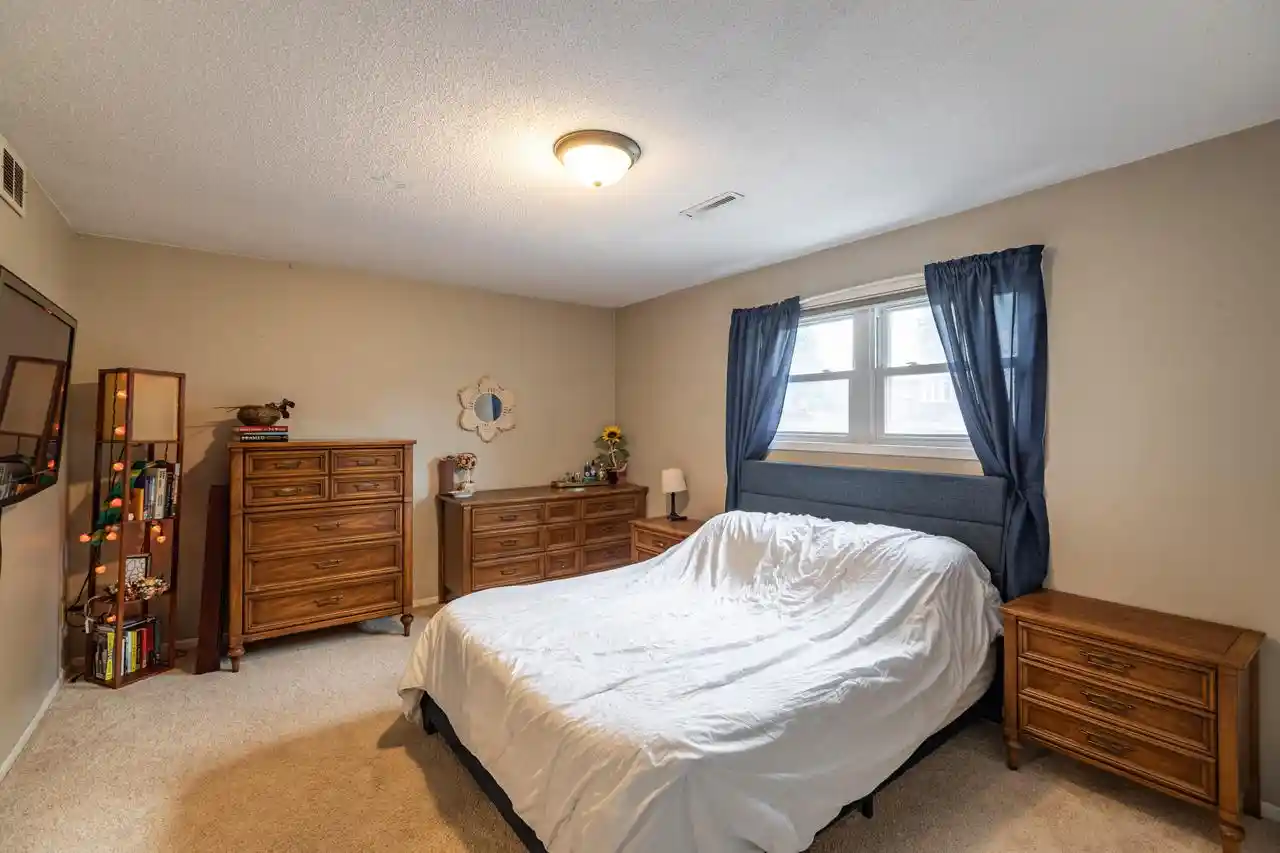 2nd image of 1606 Cliffview Dr Dr, Holmen, WI 54636 | MLS# 1971062
