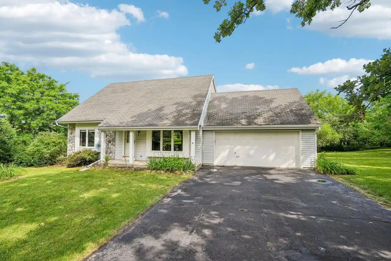 1st image of W316s2825 Roberts Road Road, Waukesha, WI 53188 | MLS# 1971070
