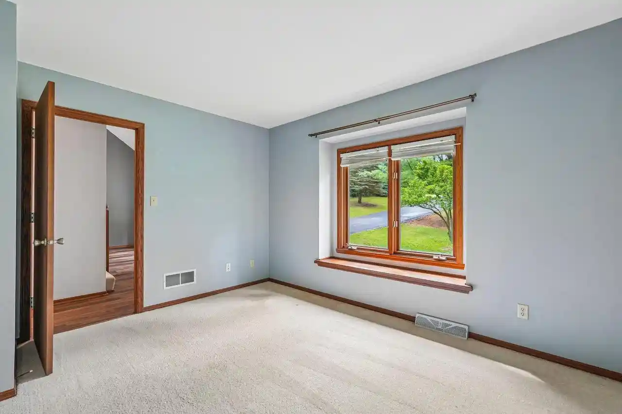 2nd image of W316s2825 Roberts Road Road, Waukesha, WI 53188 | MLS# 1971070