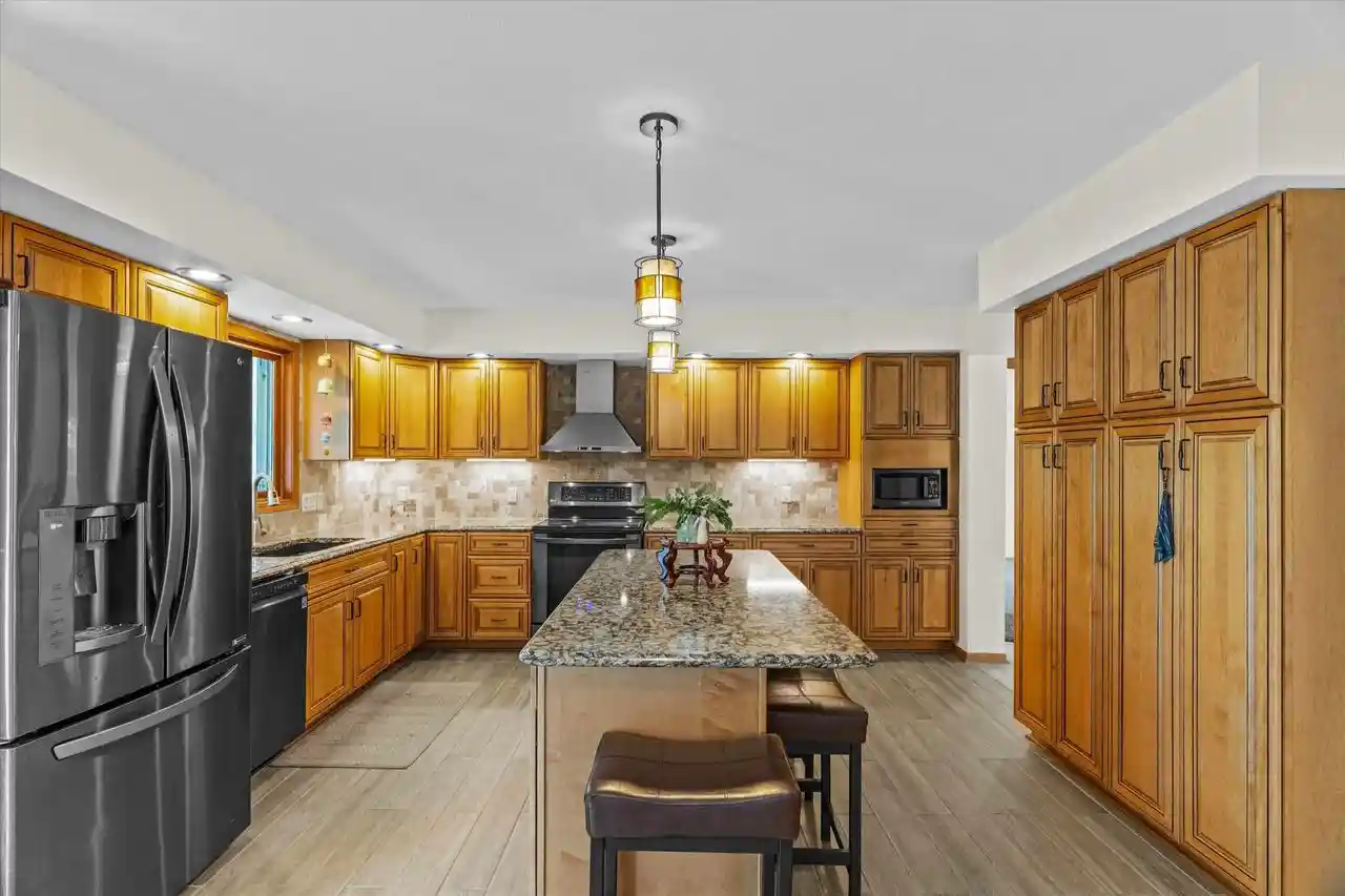 2nd image of 1407 S Washington Avenue Avenue, Marshfield, WI 54449 | MLS# 22603206