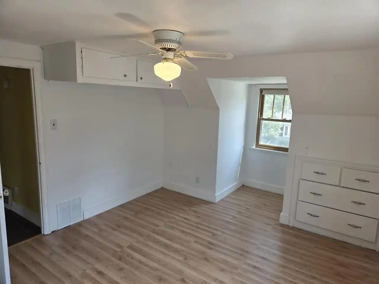 2nd image of 1654 S 20th Street Street, Sheboygan, WI 53081 | MLS# 1971084