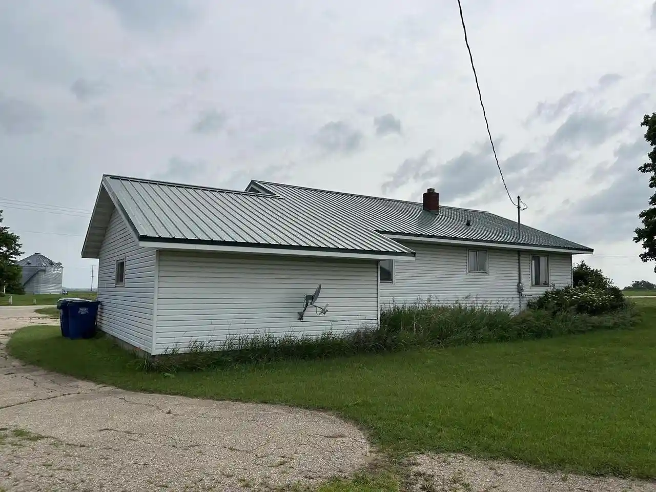 Homes for sale in Cecil, WI | W2337 County Rd E, Cecil, WI 54111 | MLS# 50328893