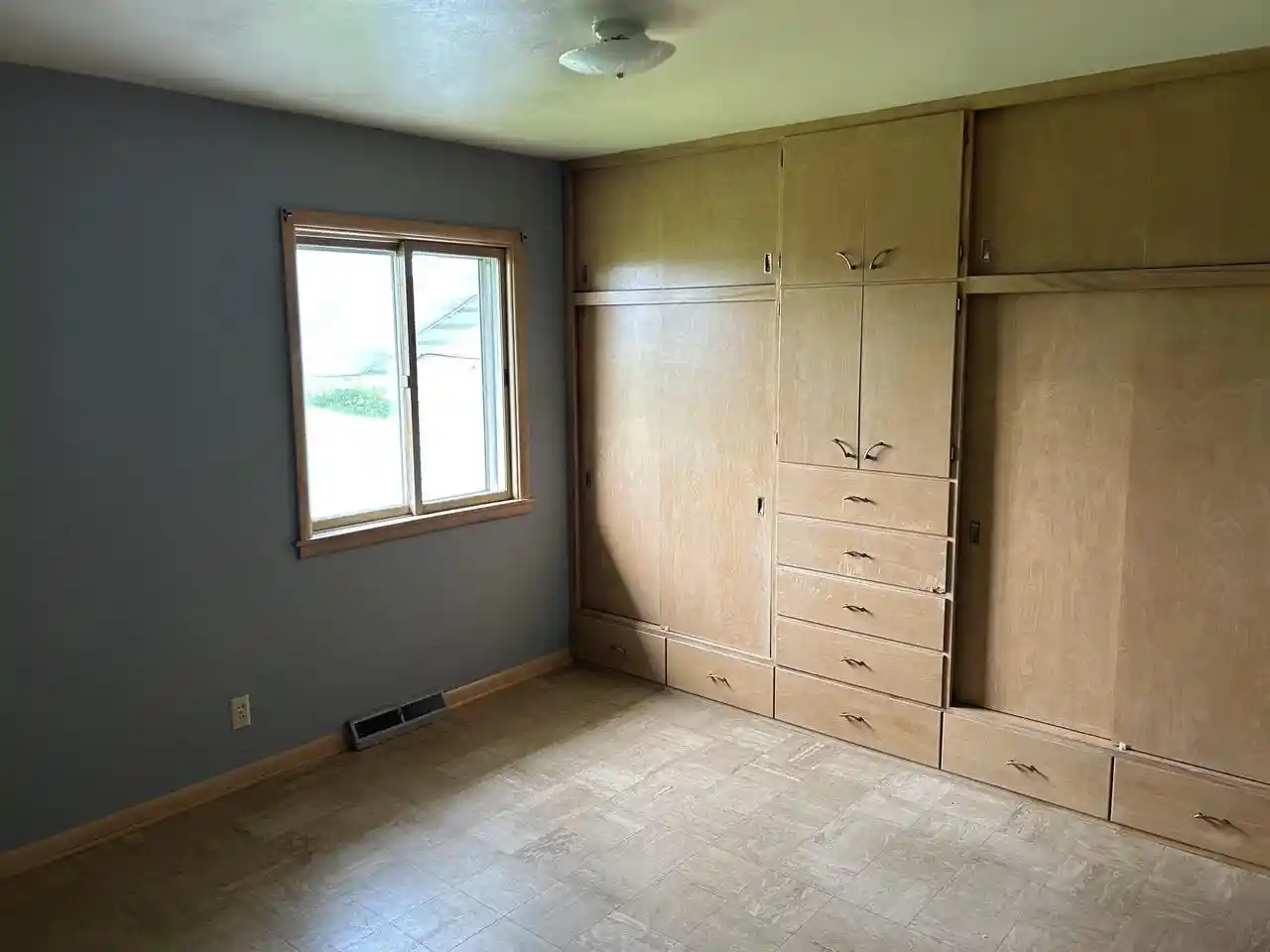 Homes for sale in Cecil, WI | W2337 County Rd E, Cecil, WI 54111 | MLS# 50328893