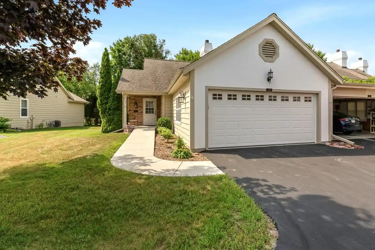Homes for sale in Port Washington, WI | 317 E Antoine Dr Dr, Port Washington, WI 53074 | MLS# 1971102