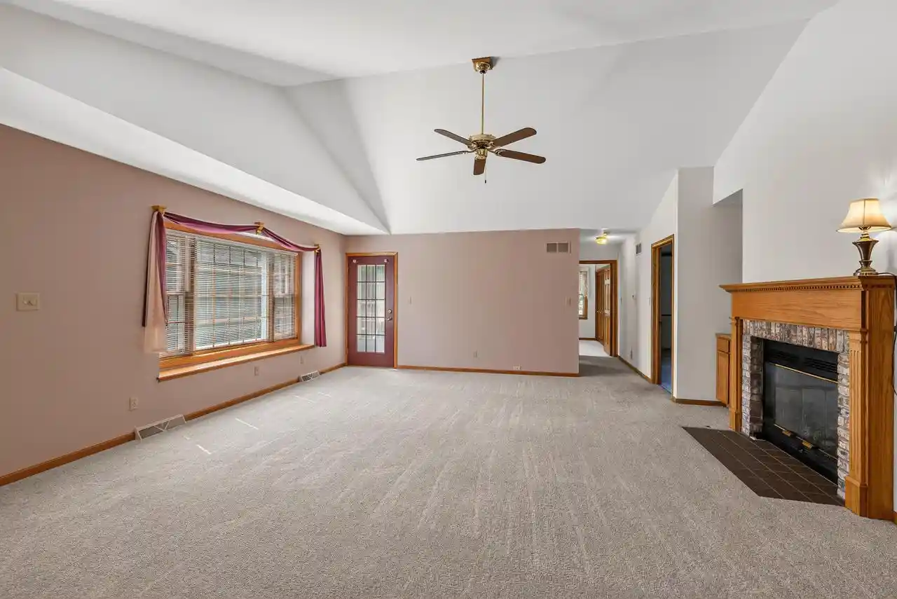 Homes for sale in Port Washington, WI | 317 E Antoine Dr Dr, Port Washington, WI 53074 | MLS# 1971102