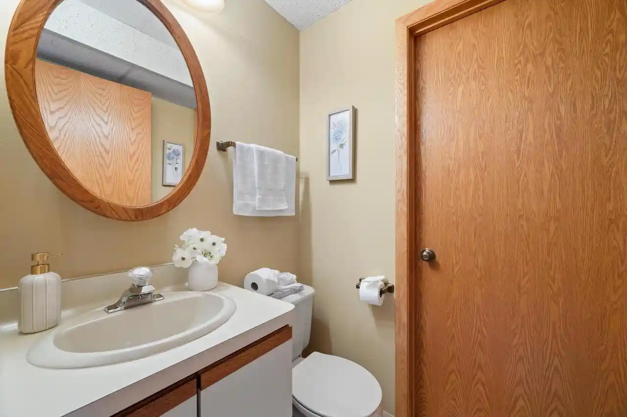 4th image of N89W16329 Main Street Street #8, Menomonee Falls, WI 53051 | MLS# 1971111