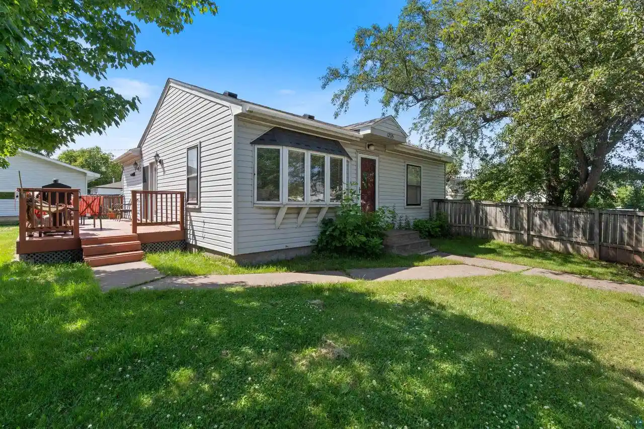1st image of 1205 Grand Ave Ave, Superior, WI 54880 | MLS# 6126671