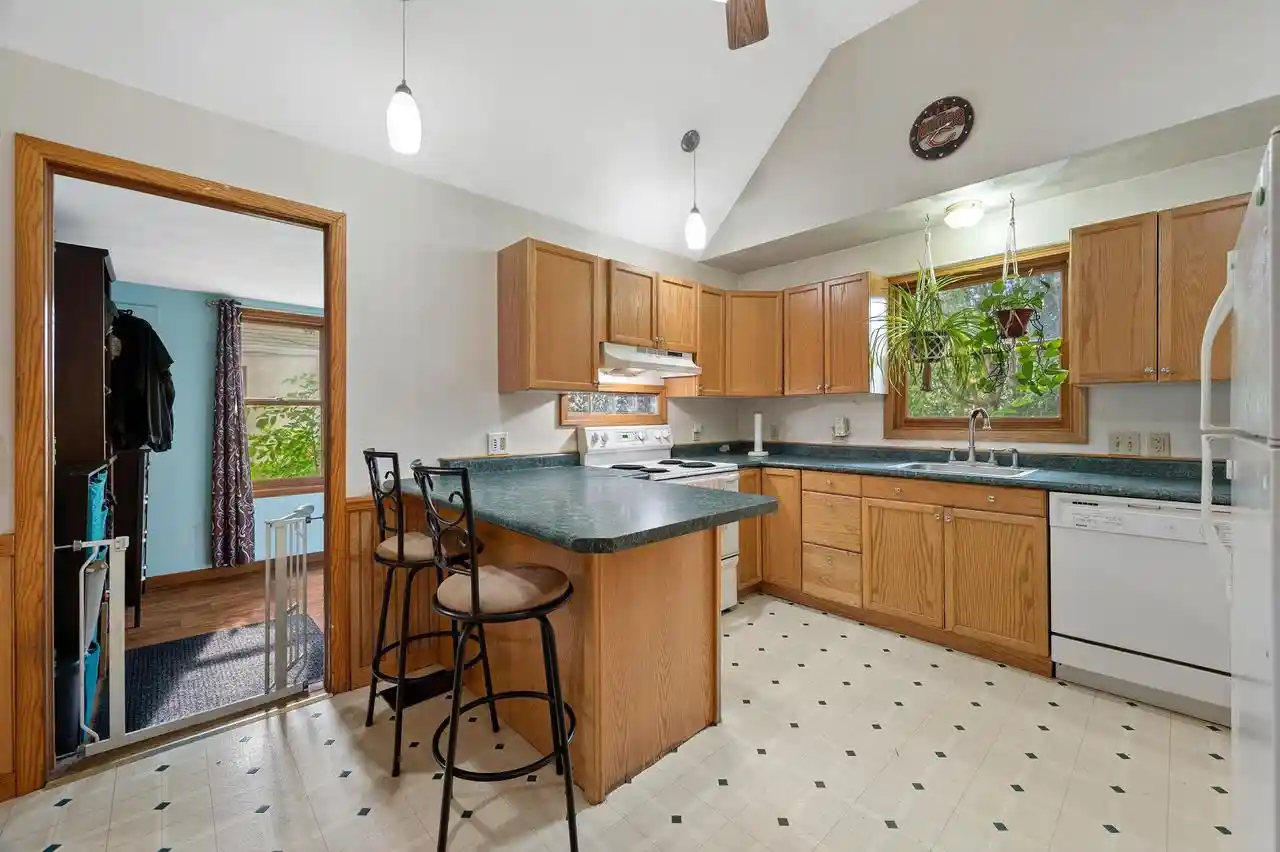 3rd image of 1402 Mole Avenue Avenue, Janesville, WI 53548 | MLS# 1971109