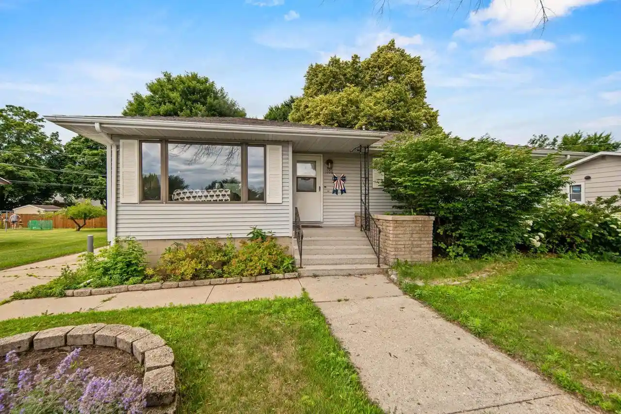 1st image of 1106 Owena Street Street, Marinette, WI 54143 | MLS# 50328903